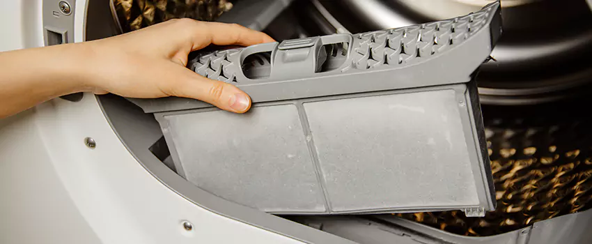 Signs Of A Clogged Dryer Lint Trap in Norfolk, Nebraska